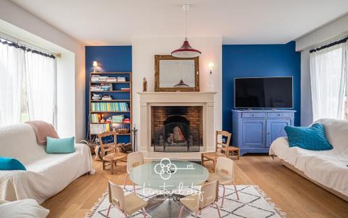 Parigne-lʼEveque Villa | Cozy garden house near Le Mans with BBQ