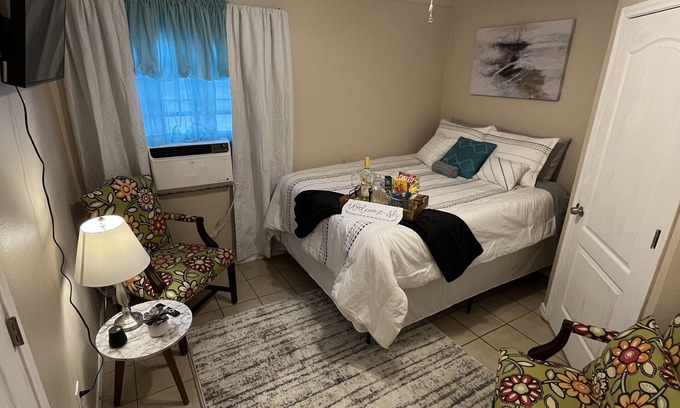 Donna Apartment | Cozy Get Away 1 BR Apartment & Pet Friendly
