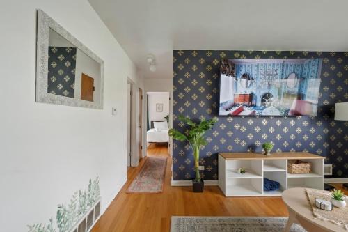 Westmont Apartment | Cozy Getaway for Long-Term Stays