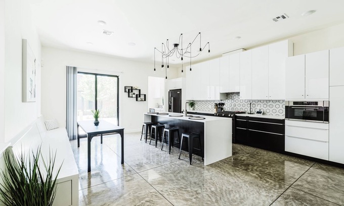 Midtown House | Cozy Getaway Perfect for 10 Prime Location NW6
