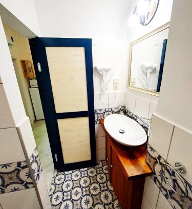 Belso-Ferencvaros Apartment | Cozy & Green Downtown Residence