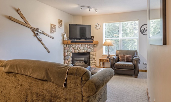 Silver Star Mountain Condo | Cozy ground floor Creekside Condo - pet friendly, gas fireplace, close to trails