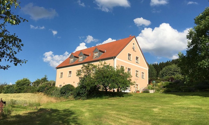 Schoensee House | Cozy group house with its own garden and wellness area
