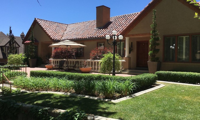 Downtown Salt Lake City House | COZY GUEST HOUSE ON HISTORIC CAPITOL HILL