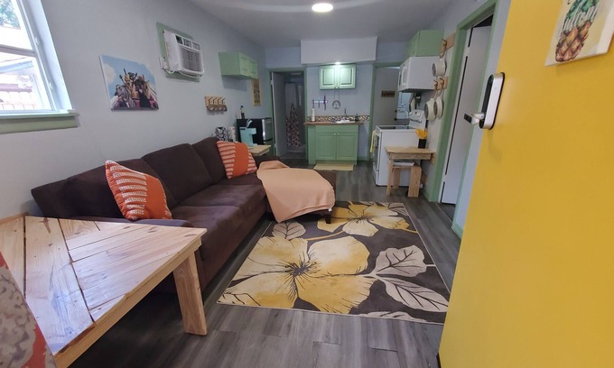 Inwood House | Cozy guest house w/ fenced yard and hot tub
