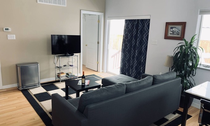 Hale House | Cozy Guest Suite close to downtown and pet friendly!