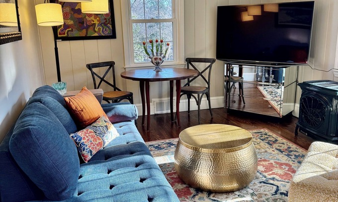 Drayton Apartment | Cozy Guest Suite in desirable Converse Heights