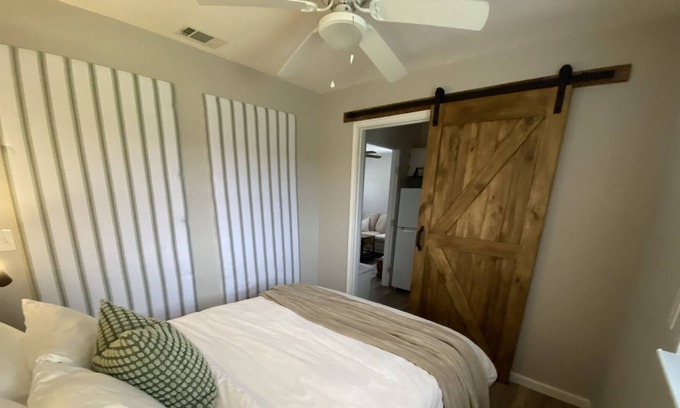 Kempner House | Cozy Guesthouse In The County