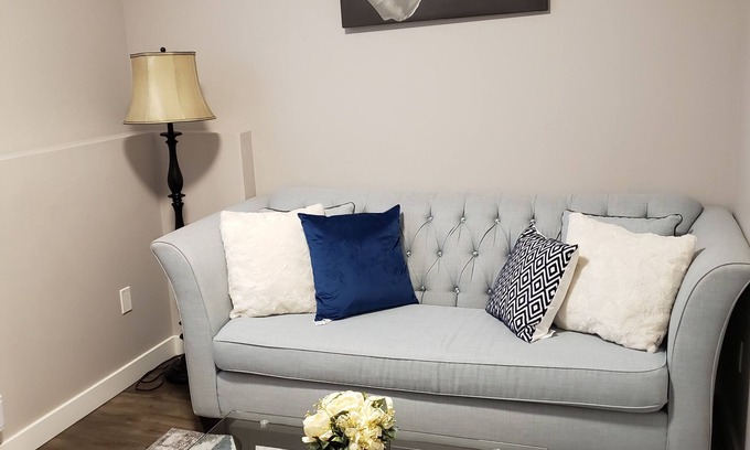 Saskatoon House | Cozy Haven close to Airport