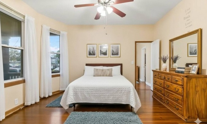 Bridgeport Apartment | Cozy Haven Near Bridgeport Yale for Solo Explorers