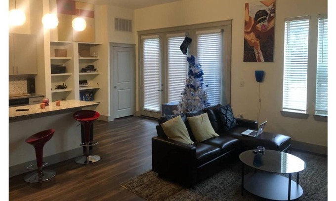 Allandale Apartment | Cozy Hip Crib