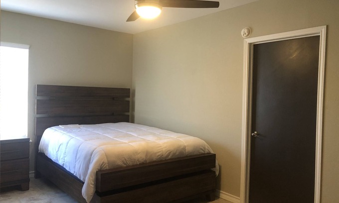 Mission House | Cozy historical district home, by 5x5 & downtown!