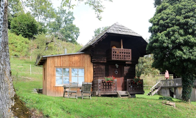 Liebenfels House | Cozy Holiday Home in Leibenfels with Barbecue
