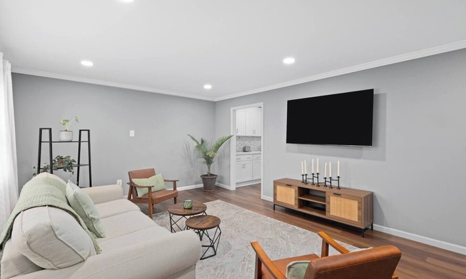 Ridgefield Park Apartment | Cozy Home, 17 min from NYC, 2 Parking Spaces, Cozy Home, 17 min from NYC, 2 Parking Spaces