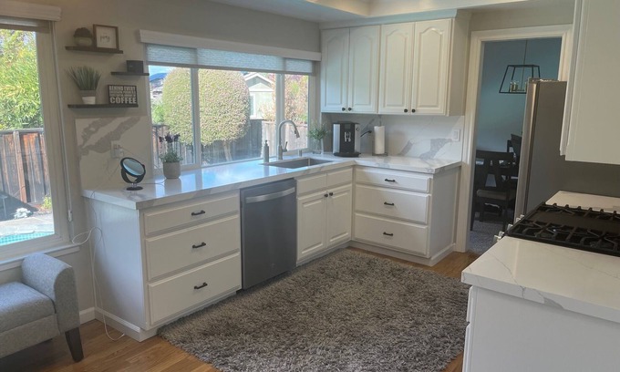 Pleasanton House | Cozy home 5 minutes from downtown, located in the heart of Pleasanton