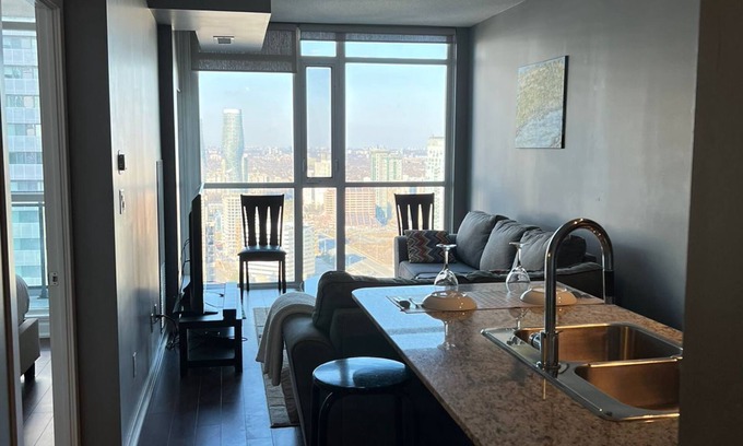 Downtown Mississauga Condo | Cozy Home away from with lux view in square one