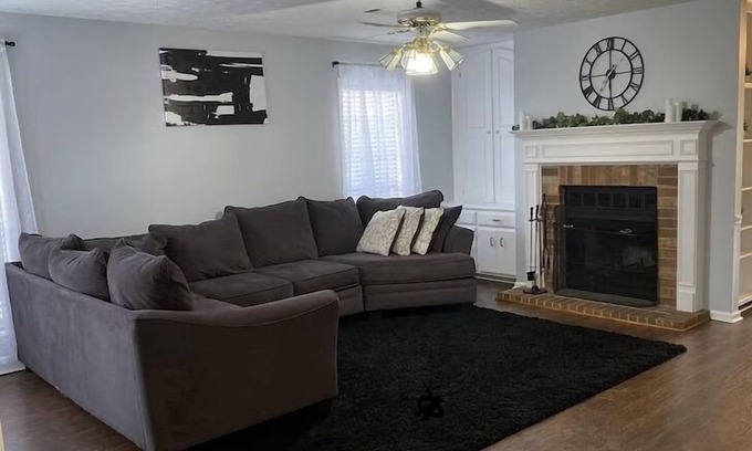 Gunter Afs House | Cozy Home Away from Home “AC and High Speed Internet”