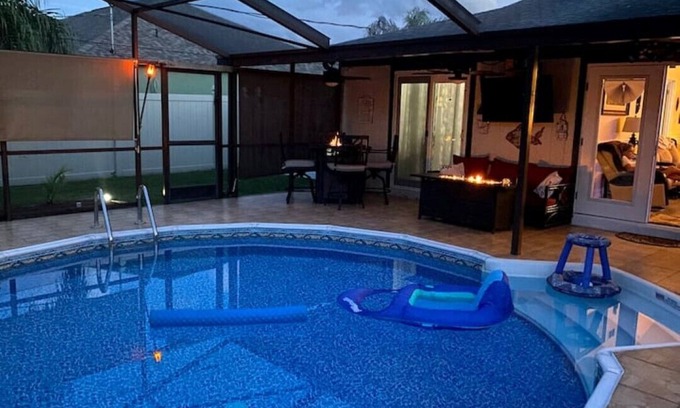 Interchange Square House | Cozy home complete with pool and outdoor living