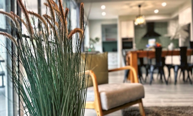 Muswellbrook House | Cozy Home for Work Teams and Families