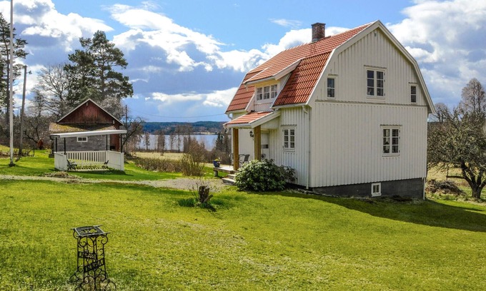 Arjang House | Cozy home in årjäng with kitchen