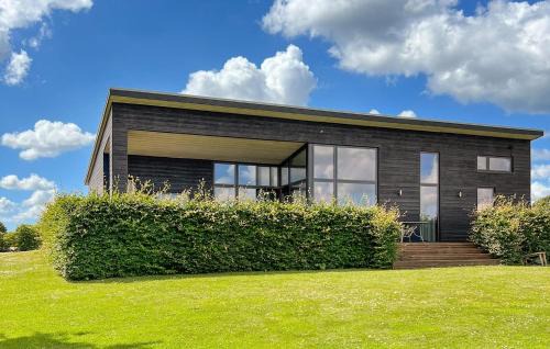 Hvidbjerg Strand House | Cozy Home In Børkop With House Sea View