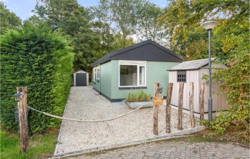 Baarland House | Cozy Home In Baarland With Wifi