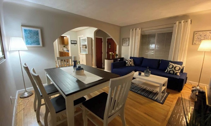 Harper Woods House | Cozy Home in Harper Woods 15’from Downtown Detroit