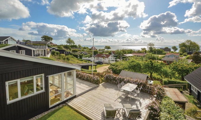 Hejlsminde Strand House | Cozy home in Hejls with WiFi