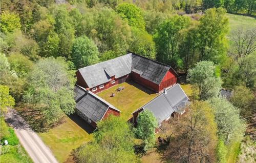 Hishult House | Cozy Home In Hishult With Kitchen