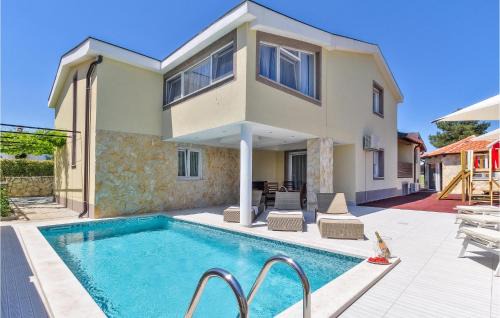 Kastel House | Cozy Home In Kastel With Wifi