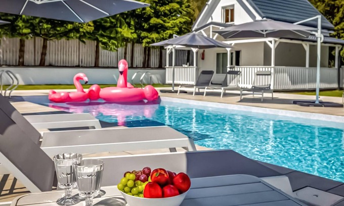 Kolczewo House | Cozy home in Kolczewo with WiFi