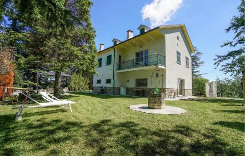 Marsaglia House | Cozy Home In Marsaglia With Kitchen