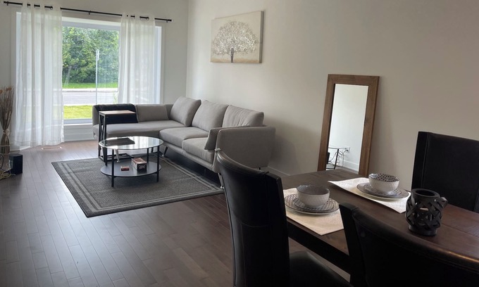 Pointe Claire House | Cozy home in Montreal