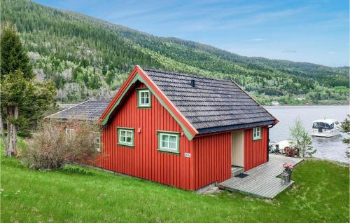 Leksvik House | Cozy Home In Mosvik With House Sea View