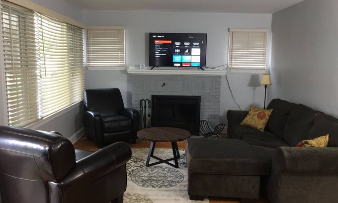 East Irondequoit House | Cozy Home in Rochester, NY Suburb