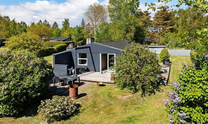 Ronde House | Cozy home in Rønde with WiFi