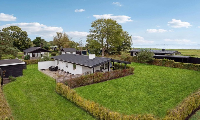 Spodsbjerg House | Cozy home in Rudkøbing with WiFi