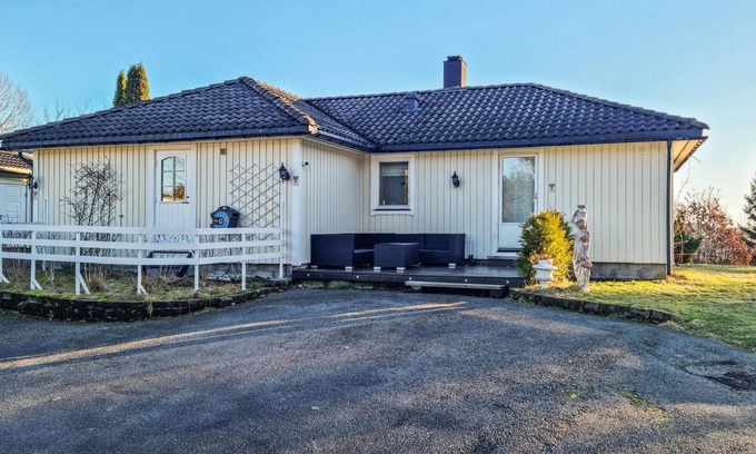 Arendal House | Cozy home in Saltrød with WiFi