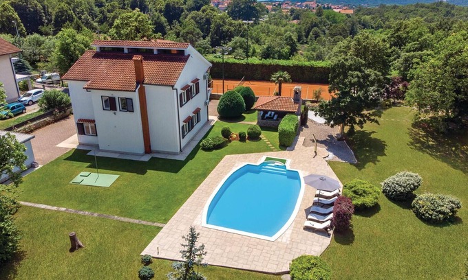 Sarsoni House | Cozy home in Viskovo with WiFi
