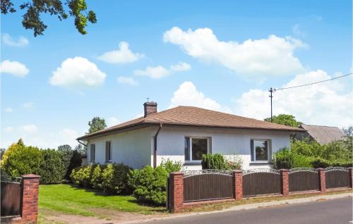 Nowe Warpno House | Cozy Home In Warnoleka With Wifi