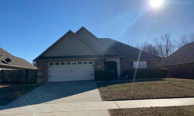 Fayetteville House | Cozy Home in West Fayetteville