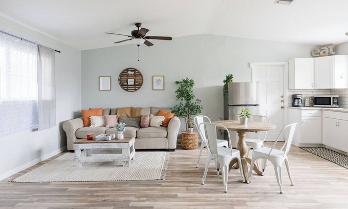 Southside House | Cozy Home Mins From Randolph AFB, Airport, & More!