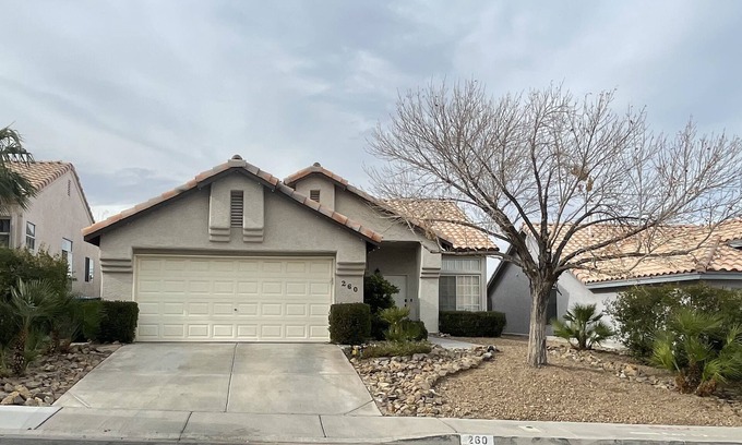 Foothills House | Cozy Home near by Lake Las Vegas, Lake Mead, valley of fire, Boulder City.