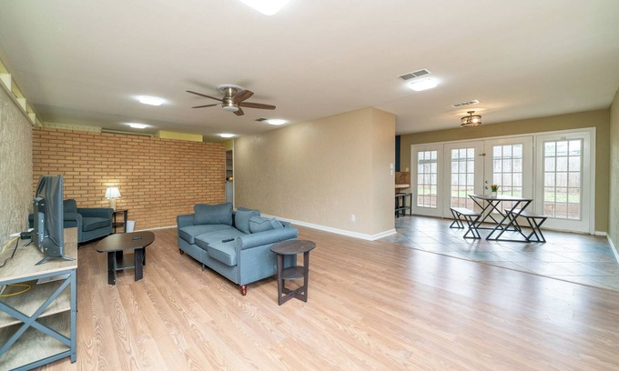 Longview House | Cozy Home Near Downtown Longview