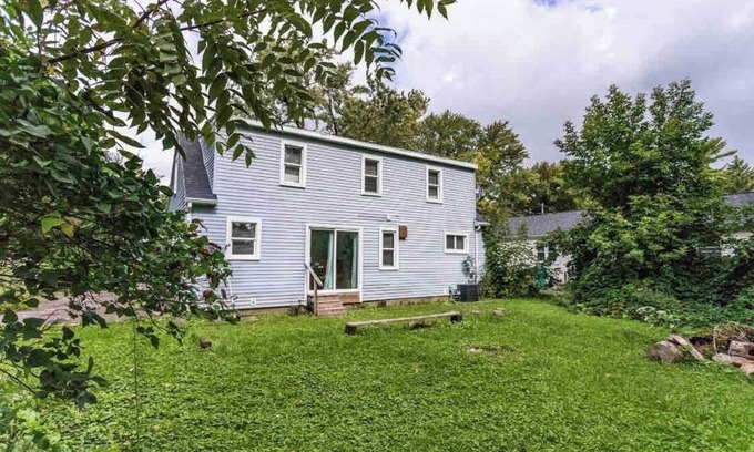 Rochester House | ~Cozy Home~ Steps to RIT by UofR/Airport/DWTN w/AC