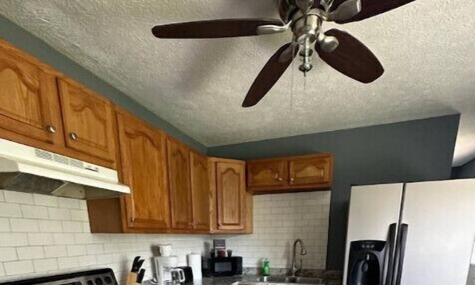 Lafayette House | Cozy home with a central location! 5 mile-12 minutes to Purdue