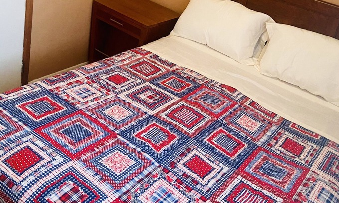 Rockford House | Cozy home within 5 minutes to local hospital