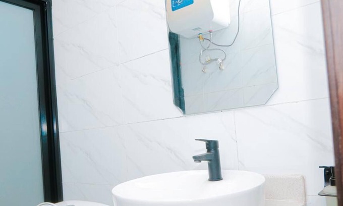 Bandalungwa Apartment | Cozy Hotel Suites in Marvelous Kinshasa with WiFi, AC