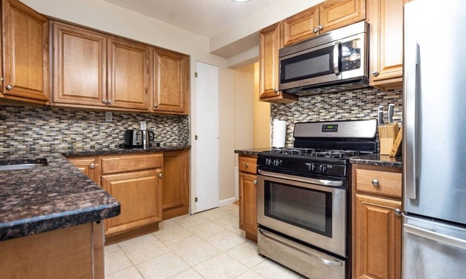 Bluemont House | Cozy House 10 min to Monuments│10 min to DC by CozySuites