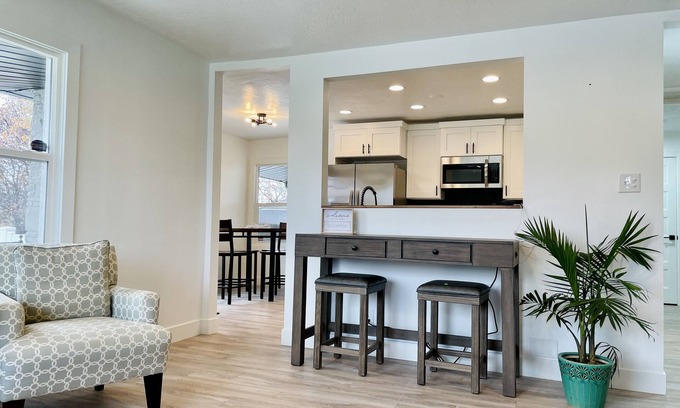 Murray House | Cozy House + fashion place mall 5 mins away